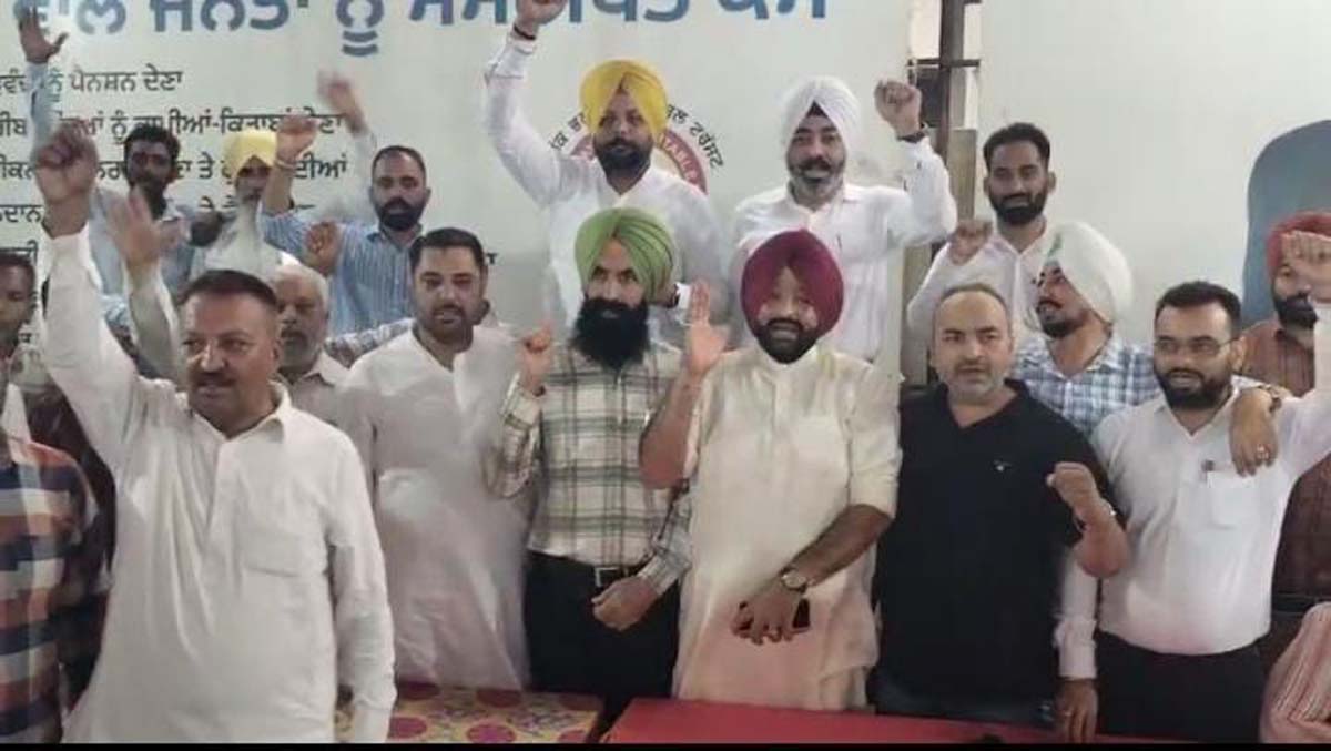 Police detained Lok Bhailai Trust and its president Jagdish Kumar Janga while distributing pension to elderly mothers.